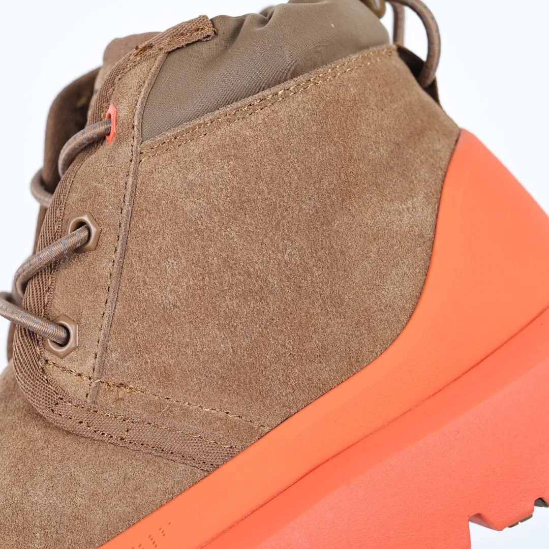Pick up locally 💰660 Core recommendation Good price It is a very suitable choice for keeping warm in winter and at home. In the new year, uug launched a series of styles, which are partial to the preferences of young consumers and have also moved to the forefront of fashion trends. Shoe body material Water-repellent coated suede upper 17mm UGGPURE™ implantable wool insole Lightweight non-slip comfortable rubber outsole With brand LOGO trademark Comes with a full set of packaging Size: 35 36 37 38 39 40 41 42 43 44 45